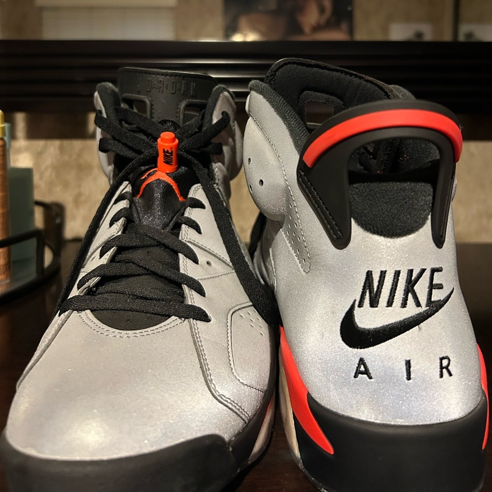 Air Jordan VI
Reflections of a Champion
Men’s Shoe Size 13